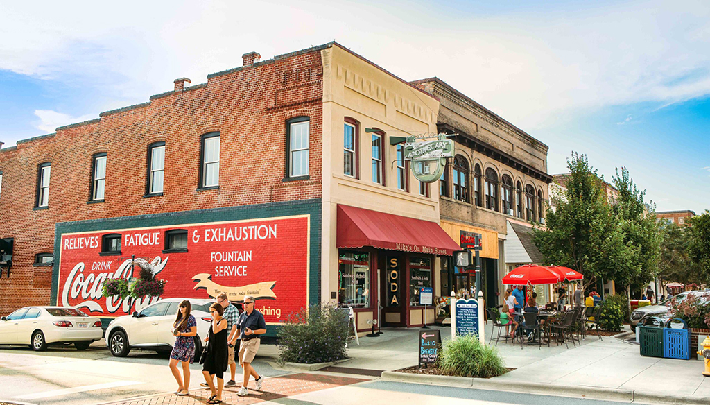 Main Street in Hendersonville, North Carolina